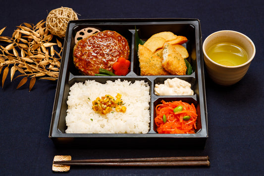 黒トリュフ醤油ハンバーグ と自家製タルタルソースの白身フライ