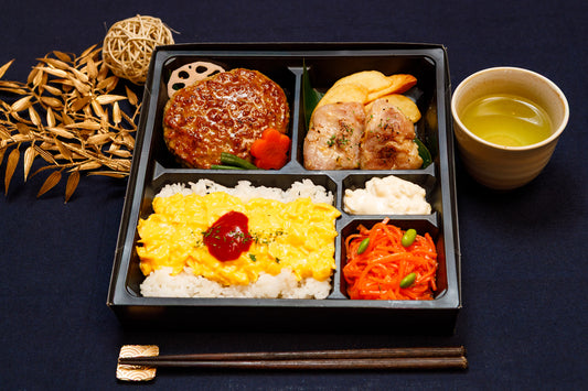 黒トリュフ醤油ハンバーグ、炙りMISOチキン、ふわトロ卵